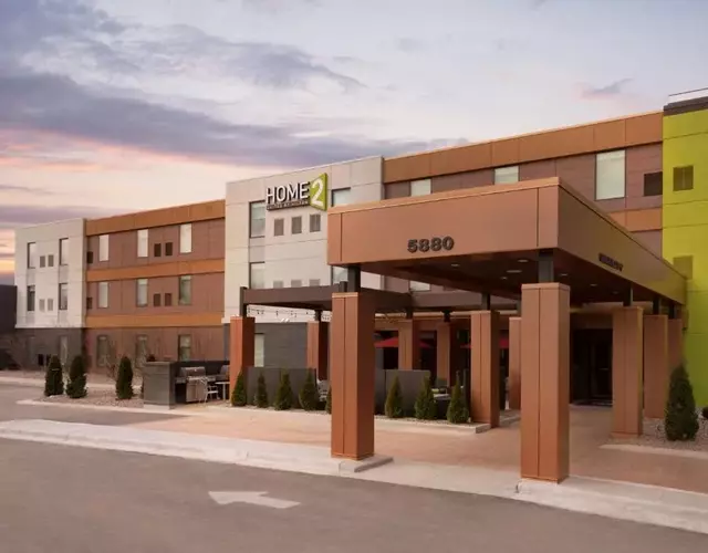 Home2 Suites by Hilton Milwaukee Airport