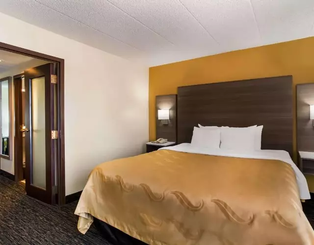 Quality Suites Milwaukee Airport