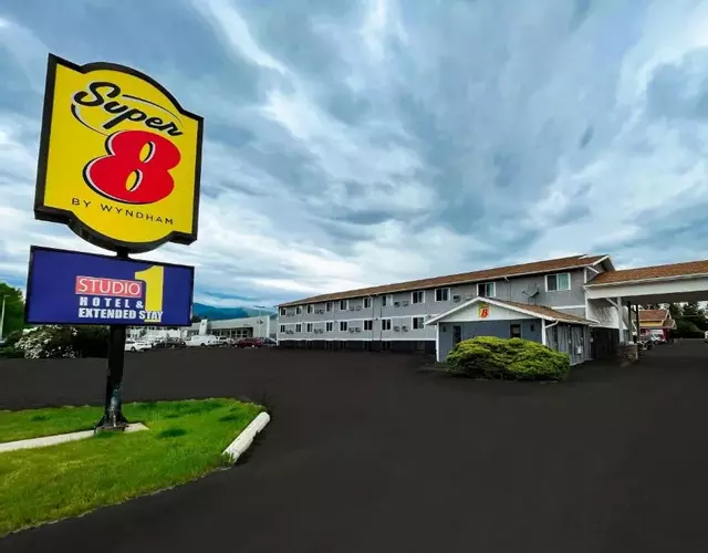 Super 8 by Wyndham Missoula/Brooks Street