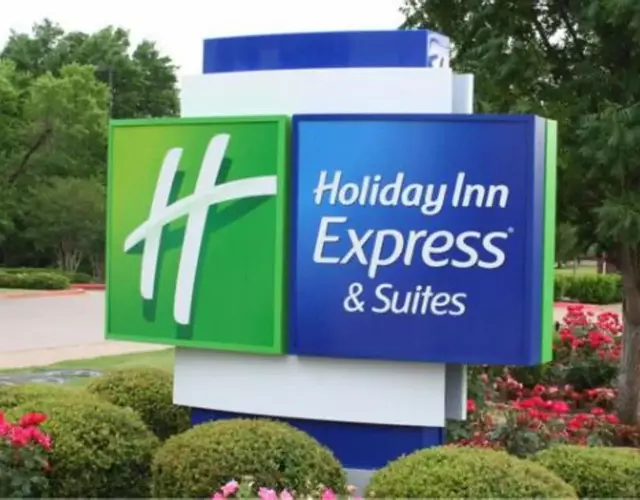 Holiday Inn Express & Suites - Mobile - I-65 by IHG