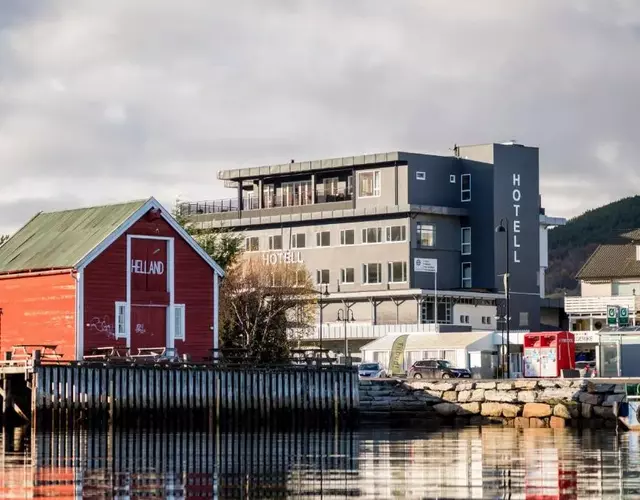 Vestnes Fjordhotell