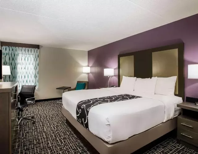 La Quinta Inn by Wyndham Davenport & Conference Center