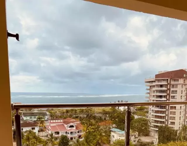 Seaview on Third avenue beach apt-nyali