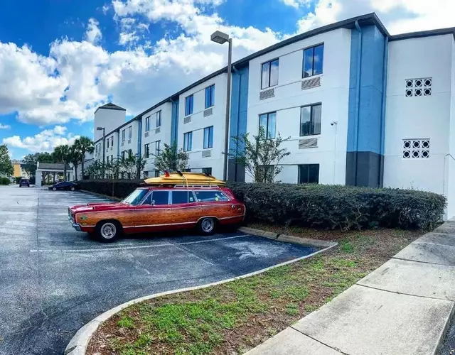 Destiny Palms Hotel Maingate West