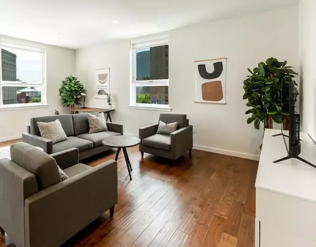 Kislak 602 2BR Penthouse Retreat Above the City