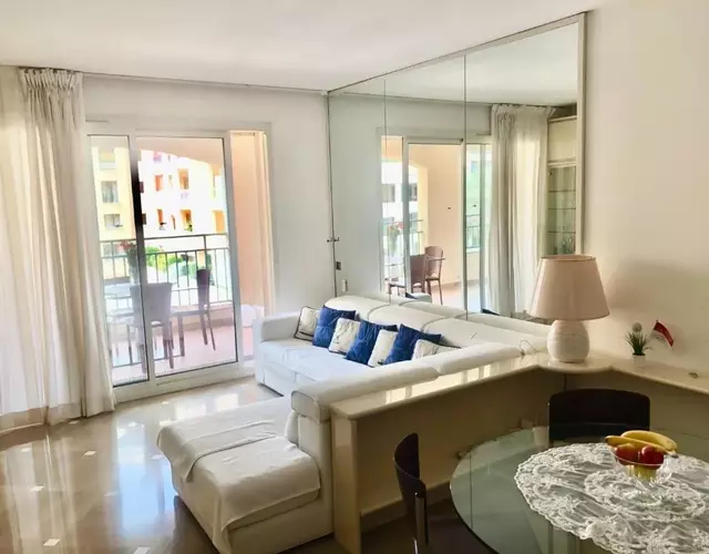 Monaco, elegant & quiet apartment with terrace, garden view & pool