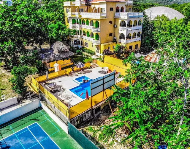 Takuma Boutque Hotel Hotel Rooms & Suites