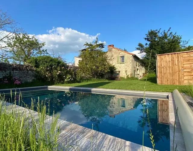 Maison de rêve avec piscine au milieu des vignes