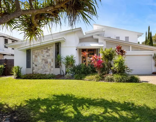 Beecheyana North - Beach Villa with heated pool