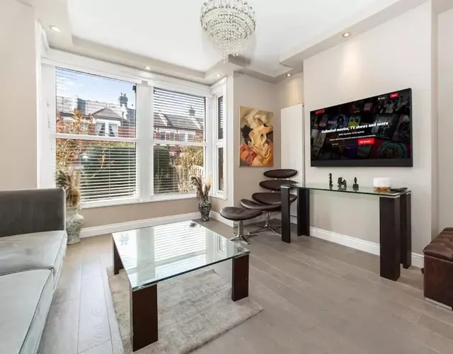 Dulwich 3 Bed Apartment