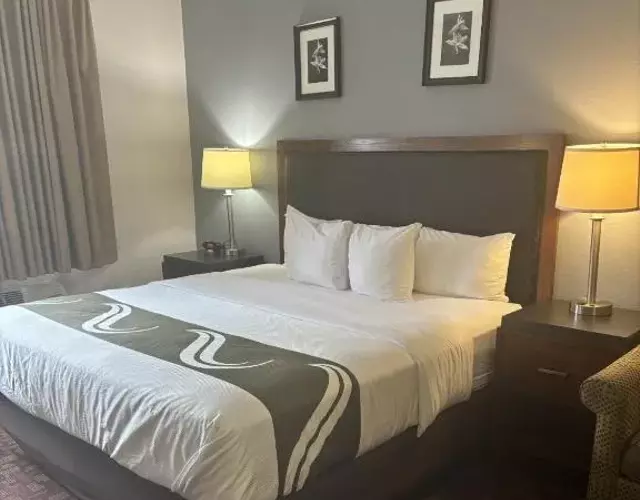 Spark by Hilton Lakewood Denver Southwest