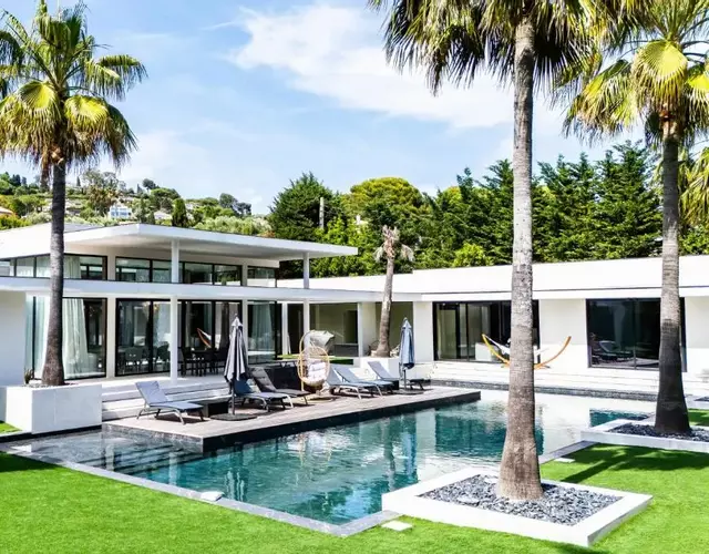 Villa L'oasis, piscine intérieur, extérieur sauna, cinéma