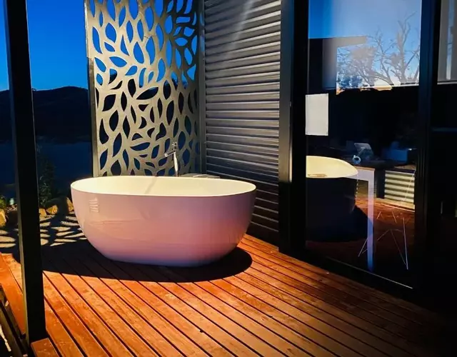 Celestine - 1 Bed Cabin with Outdoor Bath - Kundalini Lodge