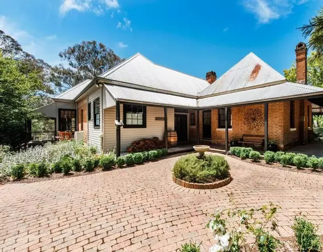 Historic Riverfront Residence Farmstay