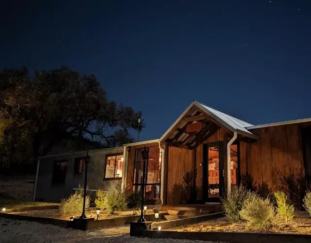 Sunstone - 2 Bed Eco Cabin - Kundalini Lodge
