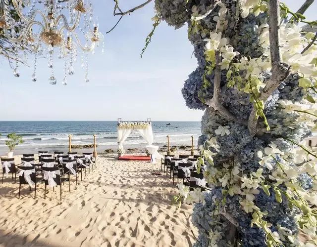 Aroma Beach Resort and Spa