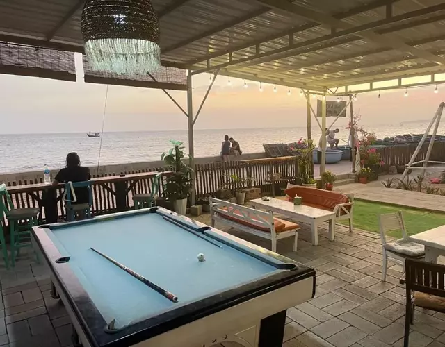 EVA HUT Mui Ne Beach Hostel