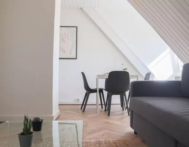 {L'Essentiel}, calme, proche autoroute