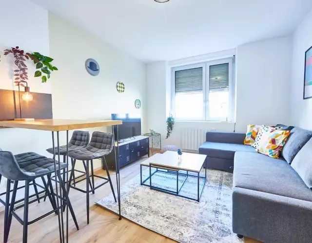 BE-3G - Appartement F2 pour 1-2 pers au 3ème étage au centre de Mulhouse