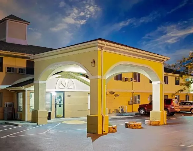 Super 8 by Wyndham Muncie/Ball St. College Area