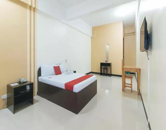 RedDoorz near SM City Muntinlupa