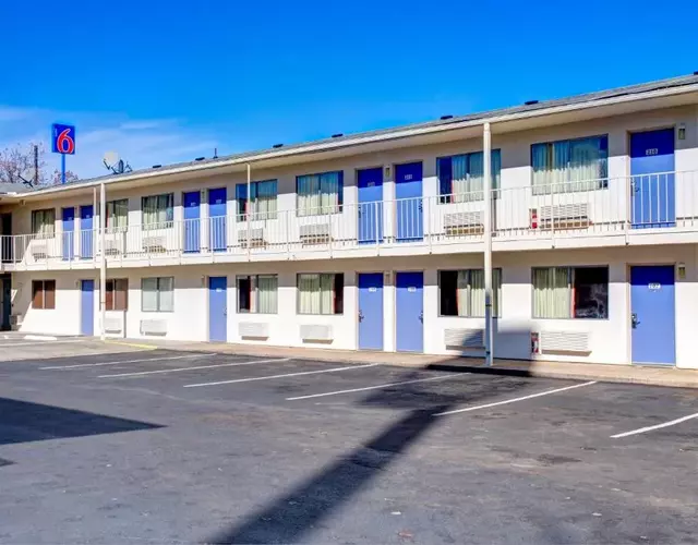 Motel 6-Murfreesboro, TN