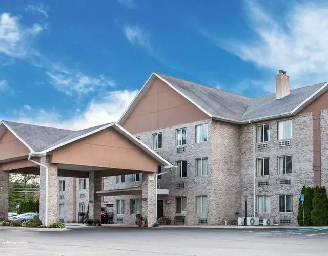 Comfort Inn Whitehall near Michigan's Adventure