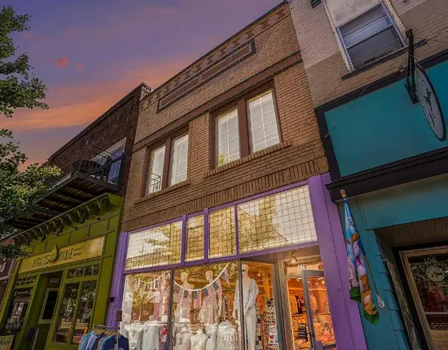 NEW Love Mi Getaway Loft with Deck on Washington Ave 110