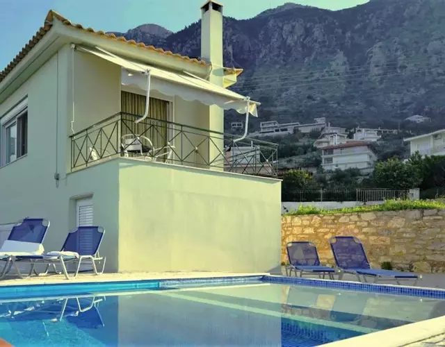 SEMIRAMIS SUITES with pool