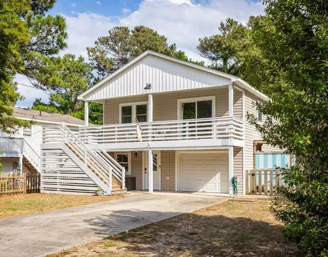 Short Walk to Beach Coastal Home in Heart of NH