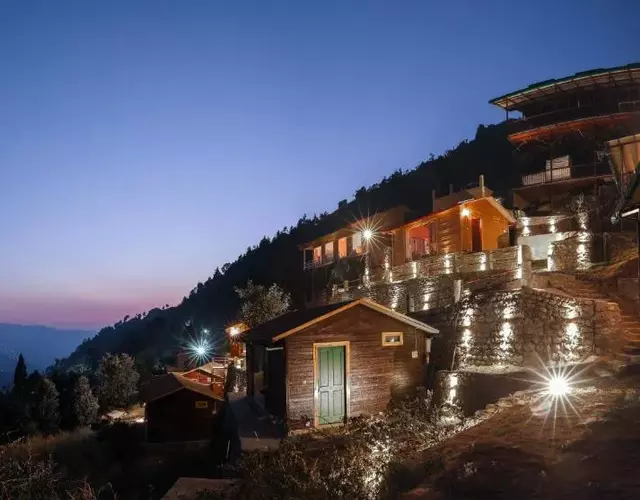 Seclude Pangot, Perch