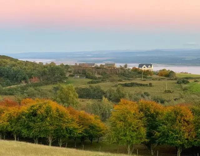Dolphin View Hillockhead