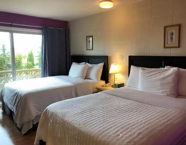 Holiday House Motel