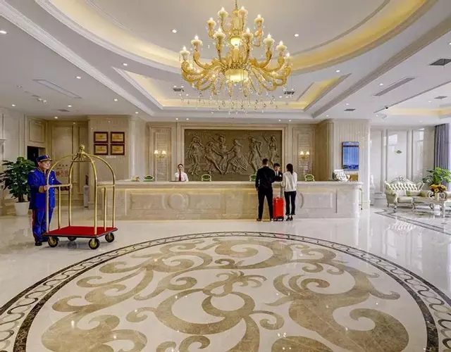 Vienna Hotel (Nanchang county ChengbiLakes Station)