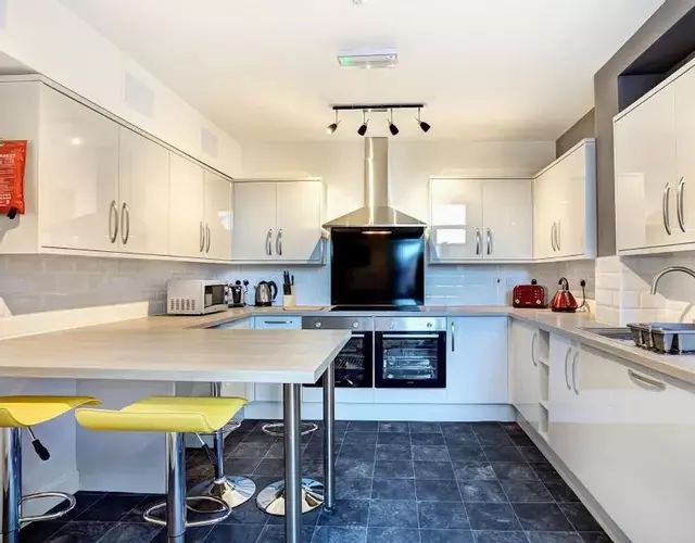 Townhouse PLUS @ 166 Edleston Road Crewe