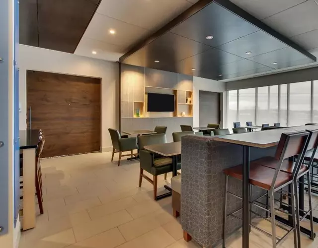 Holiday Inn Express & Suites - Nashville MetroCenter Downtown by IHG