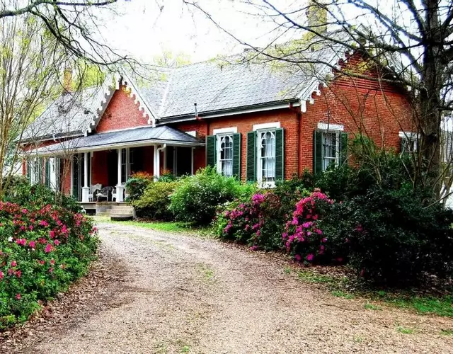 Glenfield Plantation Historic Antebellum Bed and Breakfast