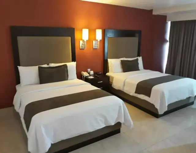 Hotel & Suites PF
