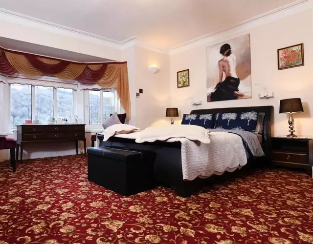 Luxury Suite in quiet countryside location