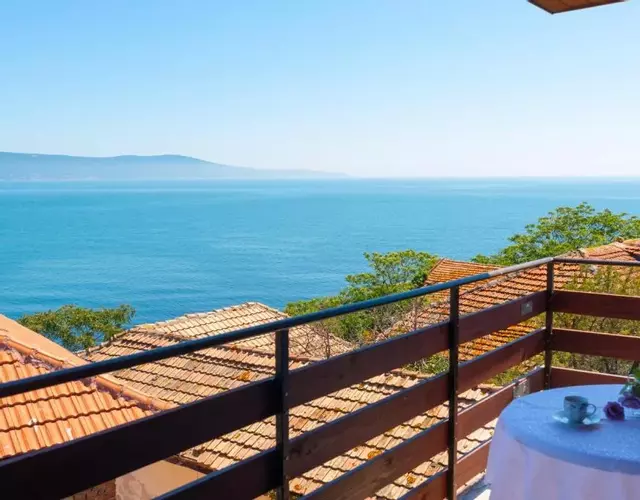 Royal Blue Apartments with Sea View in Old Nessebar