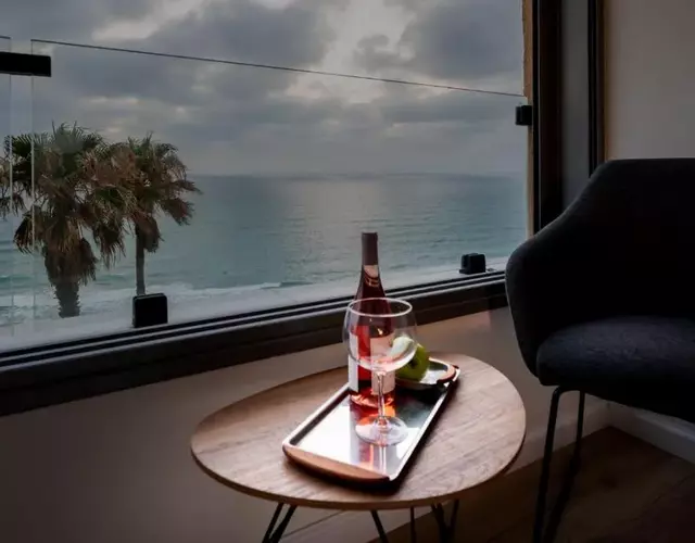 Beachfront Elegance - Luxe Abode!