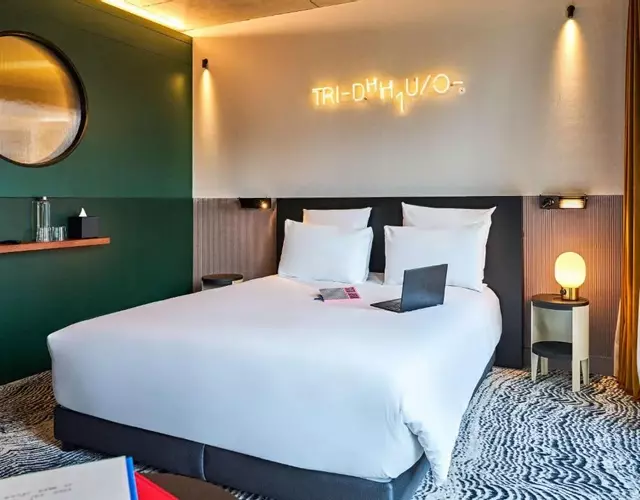 TRIBE Paris Clichy