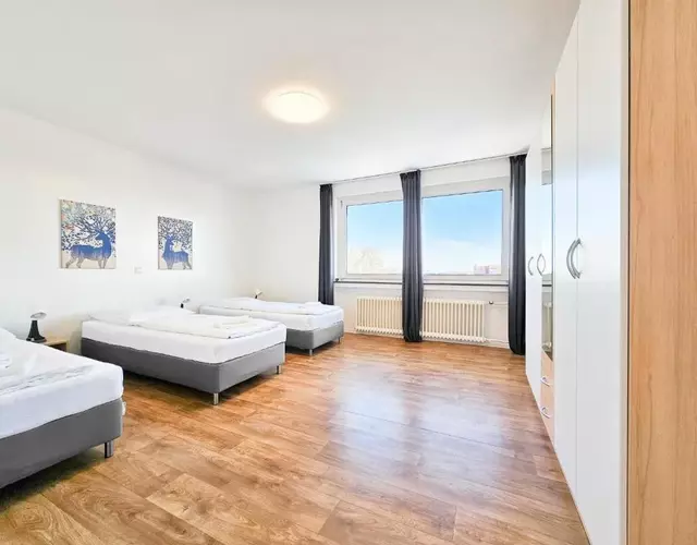 Tolstov Apartments - 1 or 3 Room Apartments with Balcony - 20 Min Messe DUS & Airport DUS