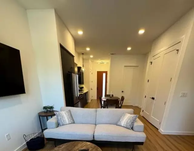 Hip Luxury Condo Getaway- Near Gruene