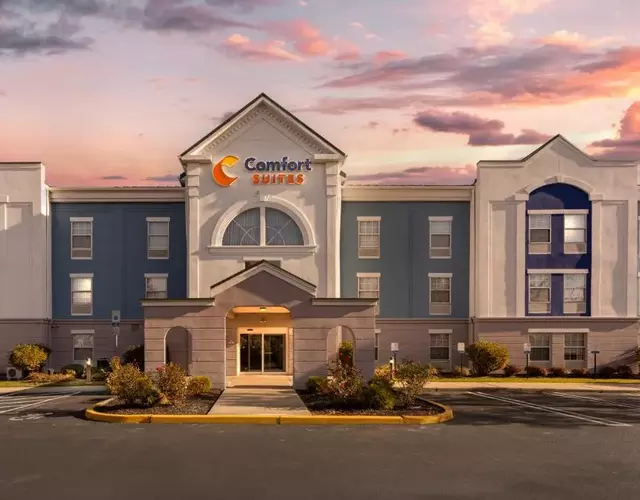 Comfort Suites East Brunswick - South River