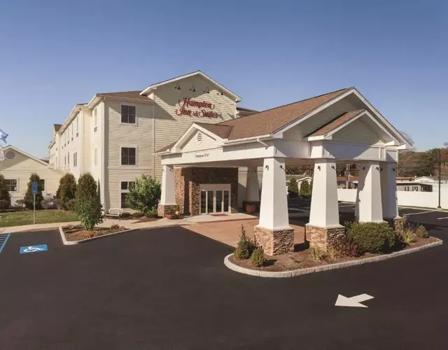 Hampton Inn & Suites Mystic