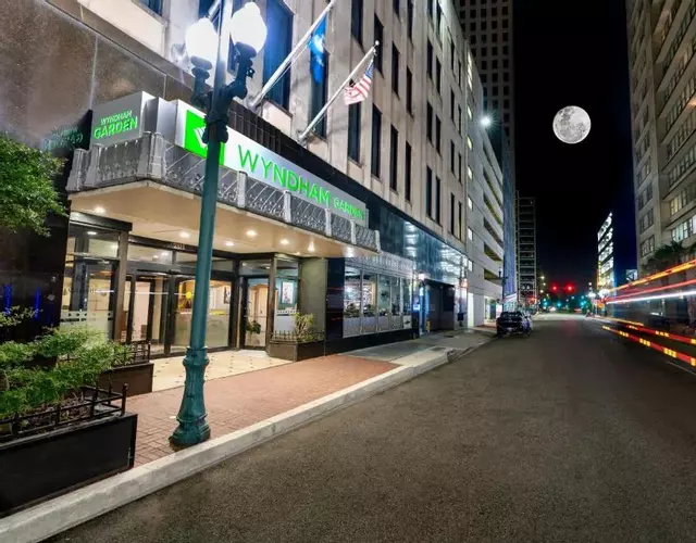 Wyndham Garden Baronne Plaza