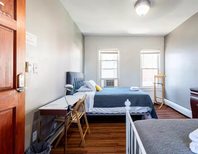 Best Room To Visit NYC-Subway Access