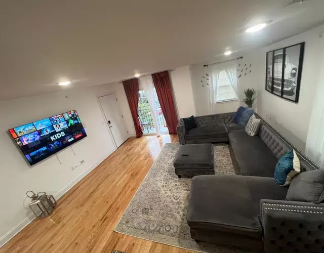 Blissfully Large 3 bedroom 3 king beds newark airport