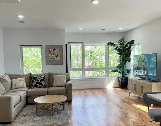 Cozy 3BR Retreat with Rooftop Near EWR & NYC Access